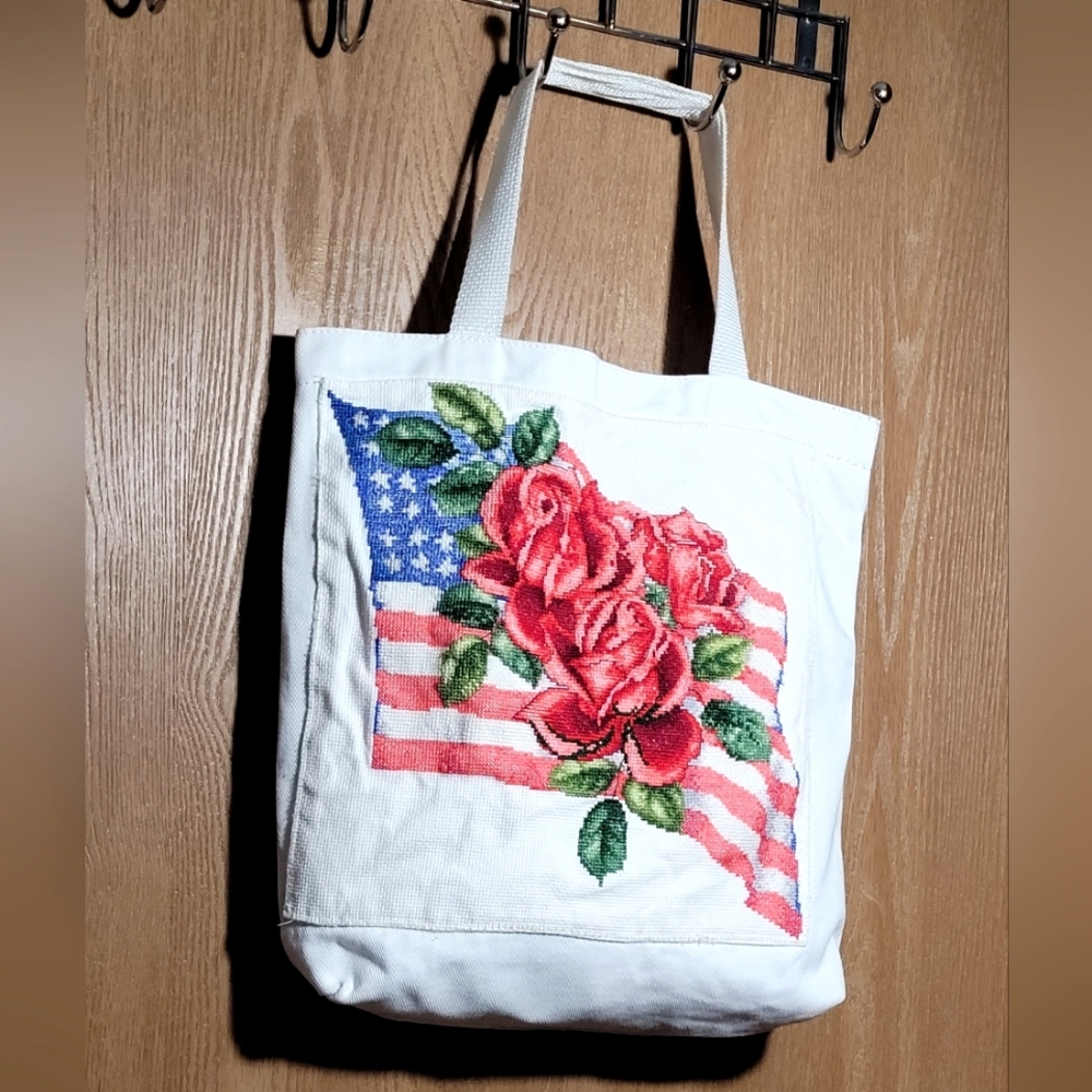 American Beauty Rose Patterned Tote Bag 13.5"×13.5" Strap:8" - Picture 3 of 9
